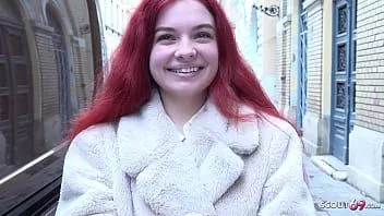 播放 德国侦察员 - 可爱的小红发女大学生奥利维亚小姐 18 我捡起粗糙的铸造他妈的