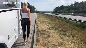 play Lara cumkitten - fick drive in pe a1