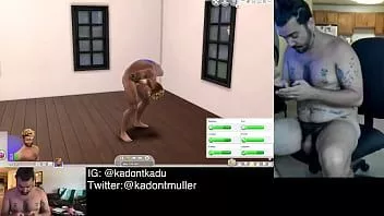 Abspielen Unbeschnittener FKK-Hippie spielt die Sims 4 und kommt