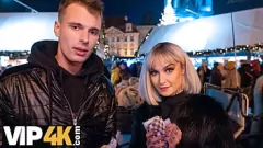 Oynat ÇEK NOEL ÜÇLÜSÜ: Dövmeli Tabitha Zehiri Yaramaz Bakış Açısında Üçlüde Yakalandı - Mutlu Noeller!