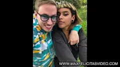 play Max Felicitas scopa una bella teenager italiana in una Fiat Panda - Sesso amatoriale all'aperto