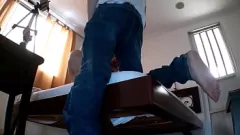 播放 欺骗好朋友的小繁华女友聚会后骑着他的鸡巴