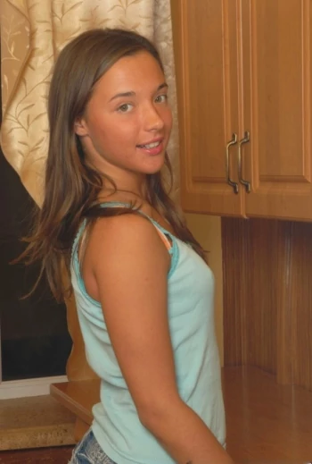قناة Isabella Teen