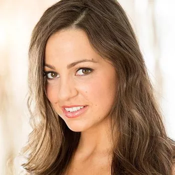Actrita Abigail Mac