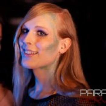 Порнозвезда Roxxie Moth