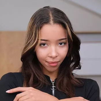 色情明星 Lia Lin